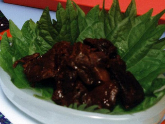 くじら照り煮(化粧箱入り)の説明写真1